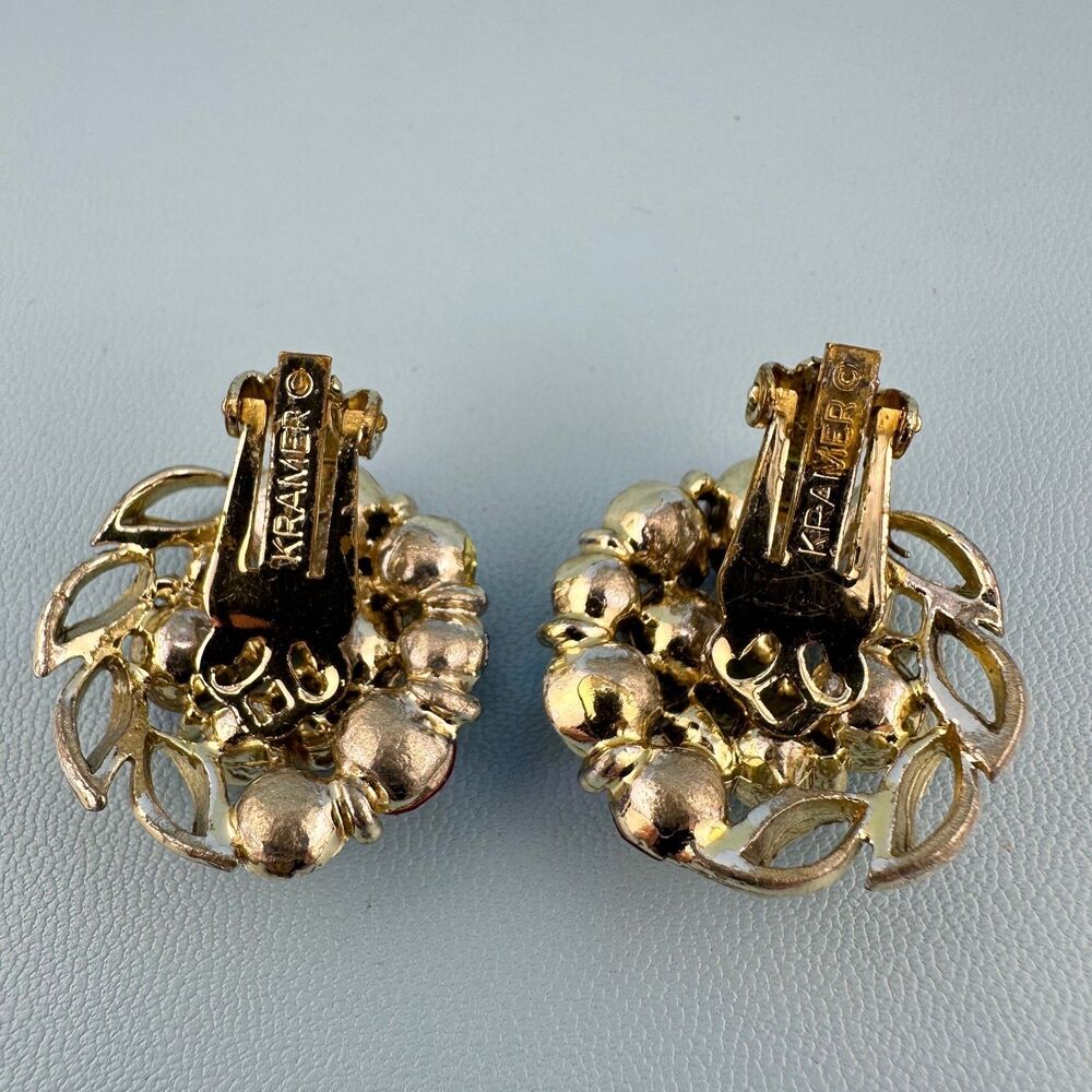 Vintage Kramer Rhinestone Earrings Pink Aurora Borealis Gold Tone Clip On Signed - Picture 8 of 10